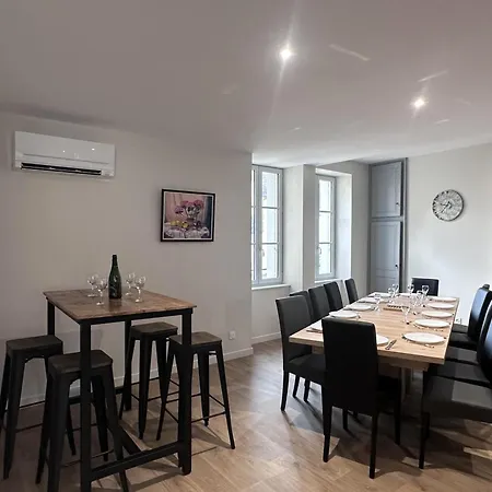 Holiday home Historique Renove A 2 Niveaux Avec Parking Et Jardin - Fr-1-489-571 *