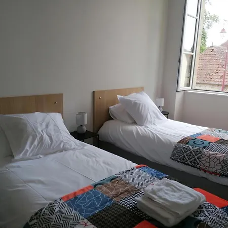 Historique Renove A 2 Niveaux Avec Parking Et Jardin - Fr-1-489-571 Holiday home *
