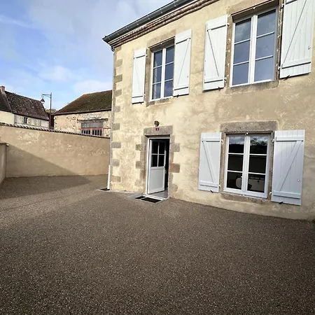 Historique Renove A 2 Niveaux Avec Parking Et Jardin - Fr-1-489-571 Holiday home *