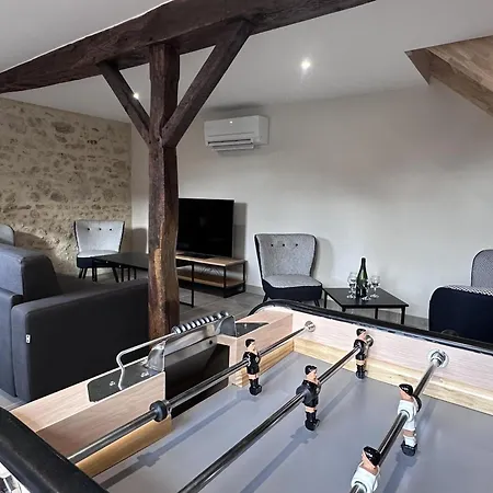 Historique Renove A 2 Niveaux Avec Parking Et Jardin - Fr-1-489-571 * Theneuille