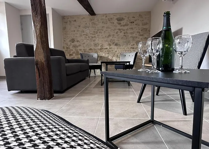 בית נופש Charme Authentique A Theneuille, Inclus - Fr-1-489-571 *